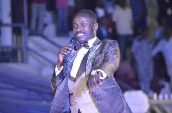 Shock...!! SÉX Starved? Yemi Alade’s Friends Gives Her SÉX Toys As Christmas Gift (Video/Photos)